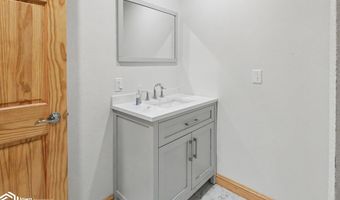 904 6th Ave E, Albia, IA 52531