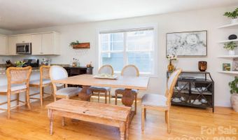 32 Greenwood Fields Dr, Asheville, NC 28804
