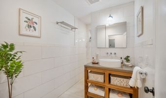 244 Awakea Rd, Kailua, HI 96734
