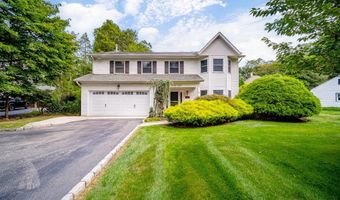 28 Haskell Ave, Airmont, NY 10901