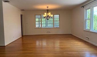 580 Riverview Dr, Ann Arbor, MI 48104
