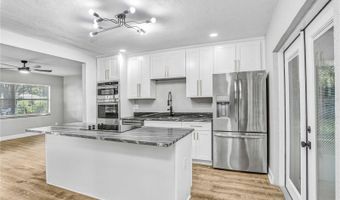 223 PINEHURST Dr, Auburndale, FL 33823