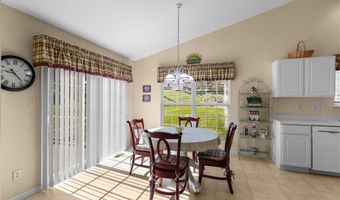 10140 Shapfield Ln, Affton, MO 63123