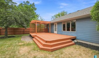 917 E Heatherwood Dr, Brandon, SD 57005