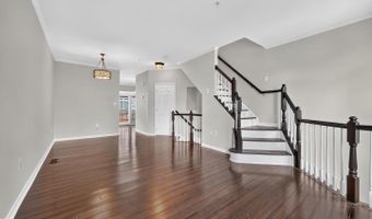 932 HARRISON Cir, Alexandria, VA 22304