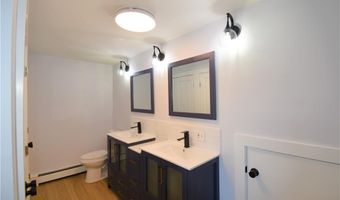 32 J H Dwyer Dr, Middletown, RI 02842