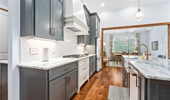 2051 MOORES MILL Rd, Auburn, AL 36830