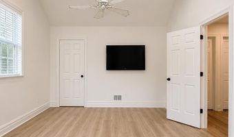530 Palmer Ave, Belford, NJ 07718