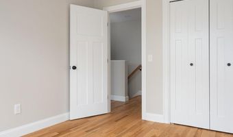 129 Wollaston St, Cranston, RI 02910