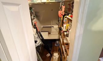 15 Harrison Ave 15B, Amityville, NY 11701