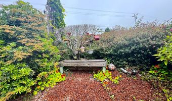 1029 FIFIELD St, Brookings, OR 97415
