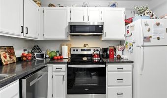 531 Spring Glen Dr, Ballwin, MO 63021