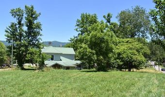 61 Fairview Rd, Andrews, NC 28901
