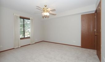 1611 W Partridge Ct 8, Arlington Heights, IL 60004