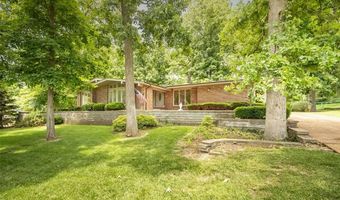 425 Kenilworth Ln, Ballwin, MO 63011