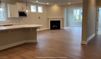 913 Arthur Trl, Aurora, OH 44202