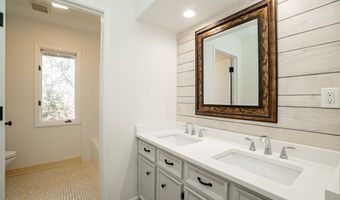 4912 Holly Hill Rd, Albany, GA 31721