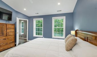 19 Linwood Dr, Alton, NH 03809