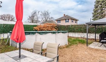 260 Grosvenor Ave, East Providence, RI 02914