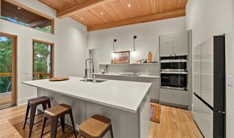 46 W Elvendon Dr, Bella Vista, AR 72715