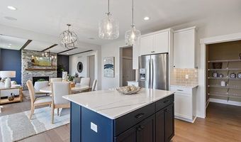 6128 N Trailwoods Dr, Ann Arbor, MI 48103