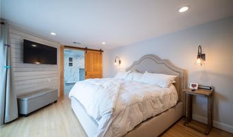 136 Aldrich Rd, Glocester, RI 02857