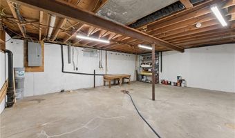 104 W Oak St, Archie, MO 64725