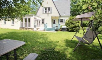6 Cottage Pl, Allendale, NJ 07401