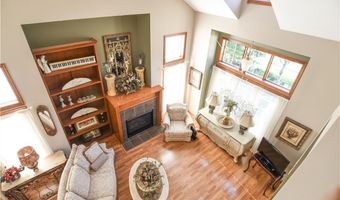 1699 Glade Dr SW, Altoona, IA 50009