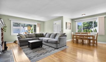 5 Greenfield Dr, Ansonia, CT 06401