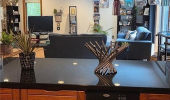 40 Gosnold Rd, North Kingstown, RI 02852