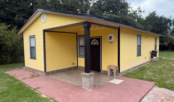 305 ARMOUR Ave, Auburndale, FL 33823