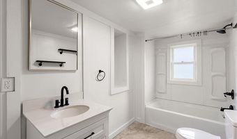 47 Wayne St, Allegan, MI 49010