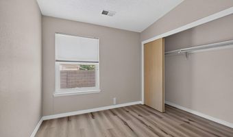 7804 Oakland Ave NE, Albuquerque, NM 87122