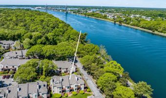 17 Ships Way, Bourne, MA 02532