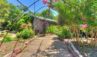 1928 W Idaho St, Chickasha, OK 73018