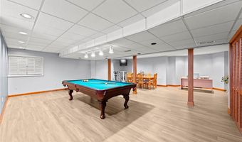 275 Camden Ln, Aurora, OH 44202