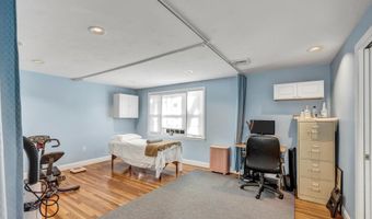 677 W West Main St, Barnstable, MA 02630