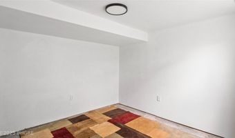 2325 E 40th Ct, Des Moines, IA 50317