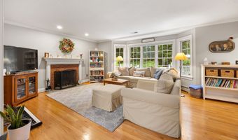 106 Stonecroft Ln, Coventry, CT 06238