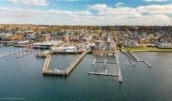 31 Coddinton Wharf 8, Newport, RI 02840