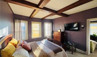 1574 Cranston St, Cranston, RI 02920