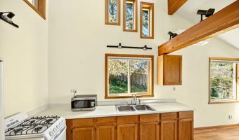 1159 Park St, Ashland, OR 97520