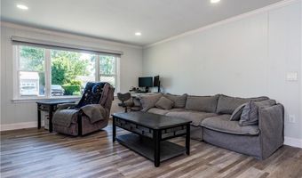 43 Deerfield Dr, Warwick, RI 02886