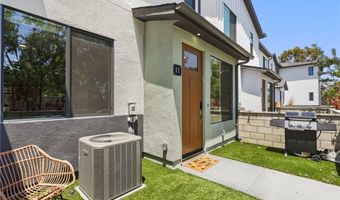 2771 W Pepper Tree Dr 11, Anaheim, CA 92801