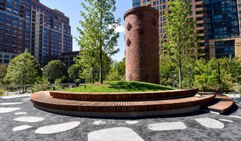 1300 S ARLINGTON RIDGE Rd 204, Arlington, VA 22202