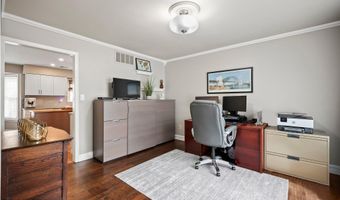 2 Independence Dr, Aberdeen, NJ 07747