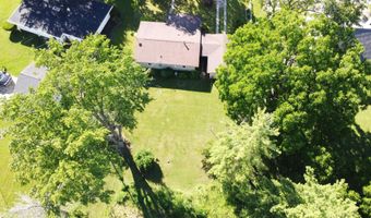 131 Riverside Dr, Alma, MI 48801