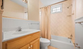 151 S Main St, Allentown, NJ 08501