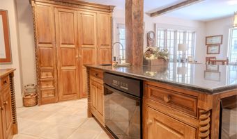 48 Old Searsport Ave, Belfast, ME 04915